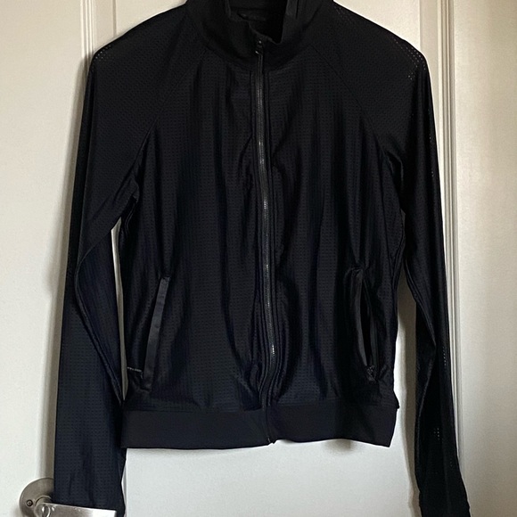 Lululemon Perforated Jacket Bomber - Picture 6 of 8